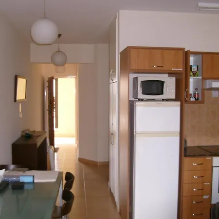 1 Bedroom Luxury In Secure Gated Complex With Large Shared Pool