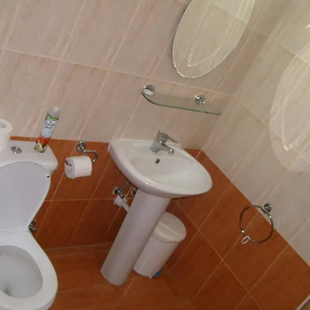 Apartman 1 Bedroom Luxury In Secure Gated Complex With Large Shared Pool *