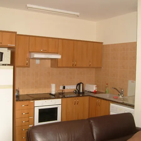 1 Bedroom Luxury In Secure Gated Complex With Large Shared Pool